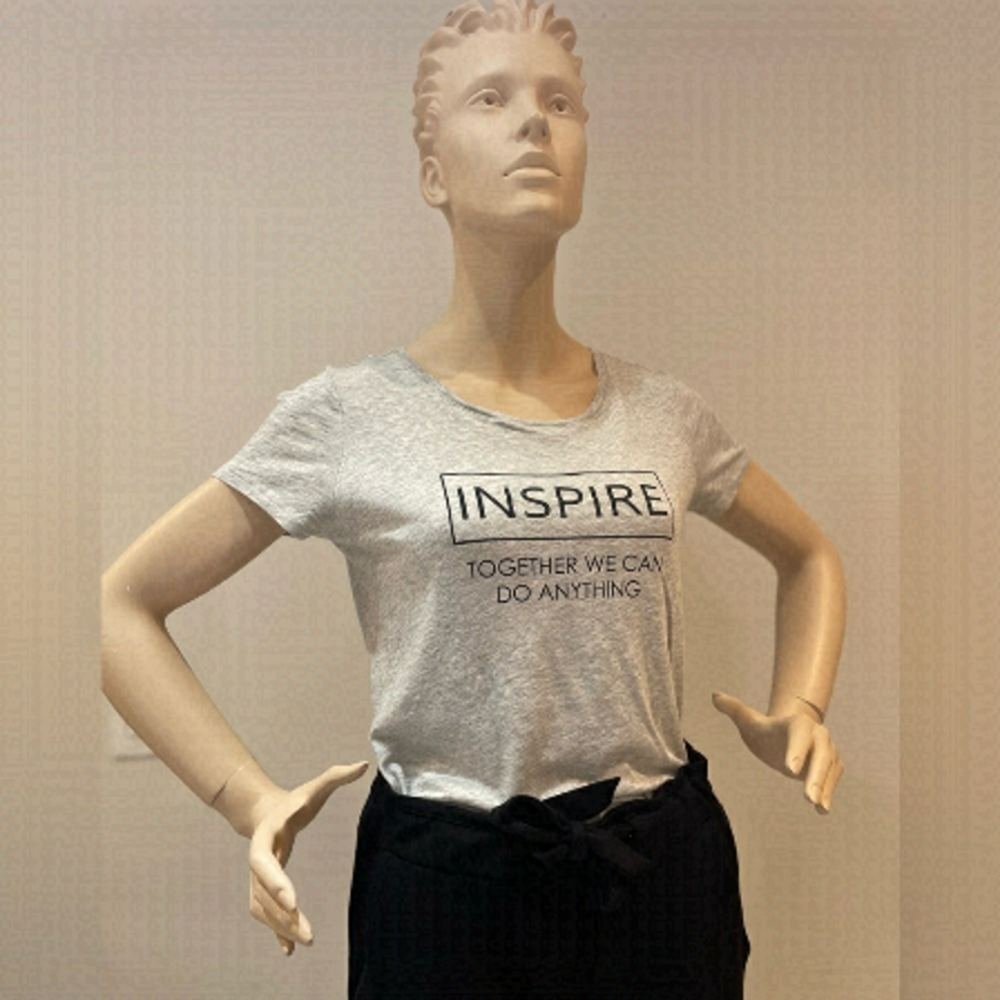 RW&CO - Camber & Grace T-Shirt Inspire Size Small